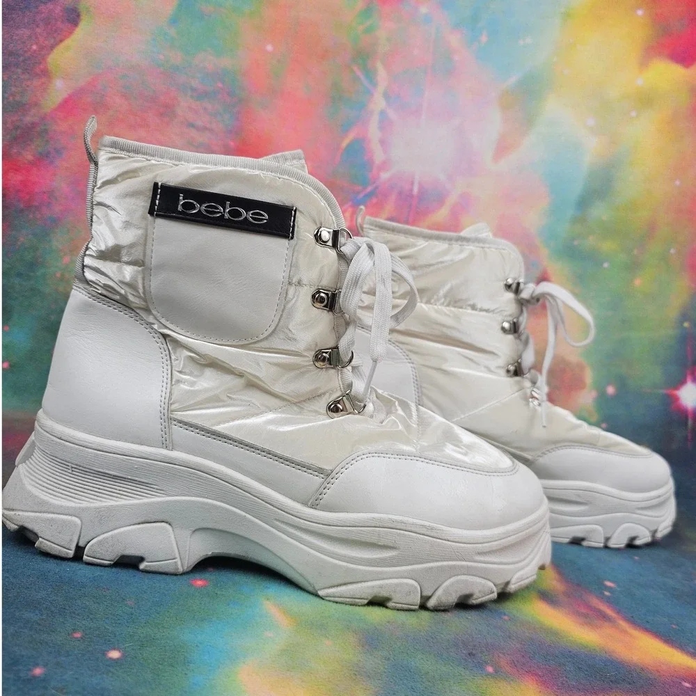 Bebe White Platform Boots Lug Sole Ankle Booties Fashion Winter‎ Snow Festival